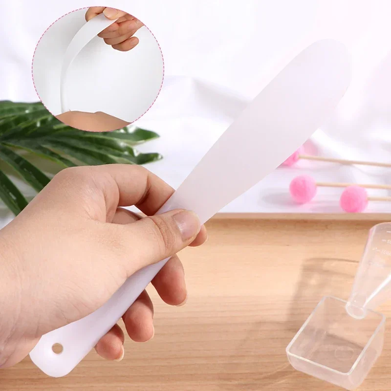 Large Size Plastic Facial Crea - Beauty Makeup Pictures のレビューと価格