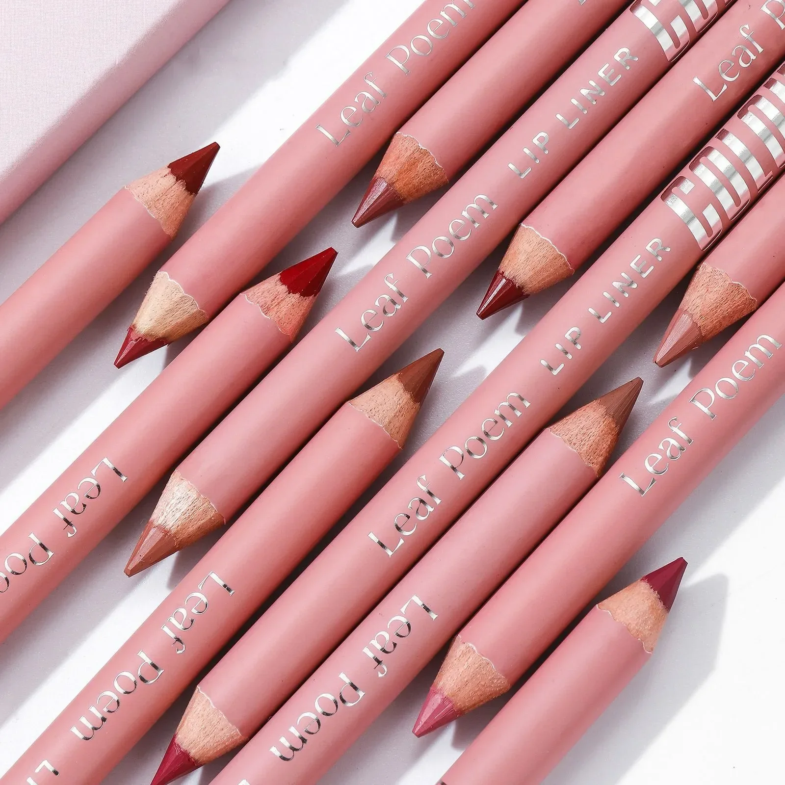 Nude Brown Lip Liner Pencil Li - Lip Liner Pencil のレビューと価格